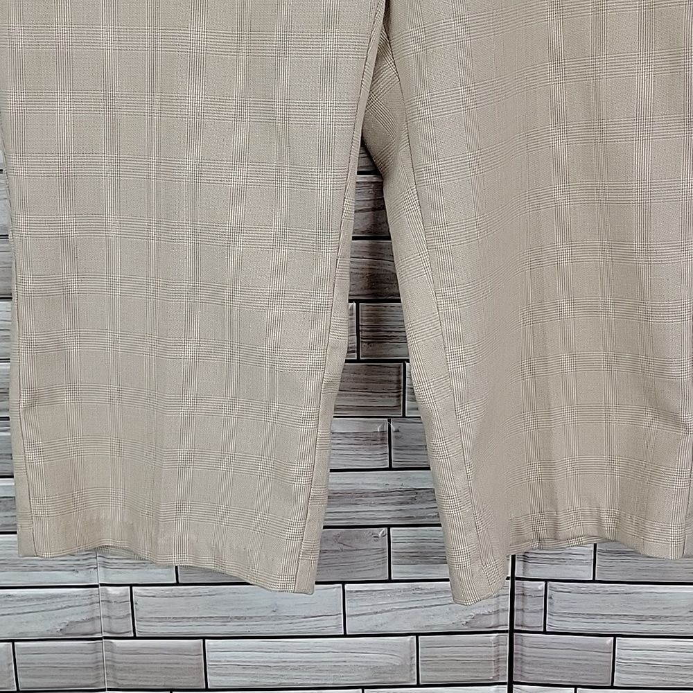 Studio Y capris pants Size 9 - Picture 3 of 11